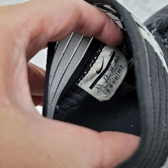 Nike Black & White Sneakers Running Shoes Size: 8.5US - Picture 12 of 12